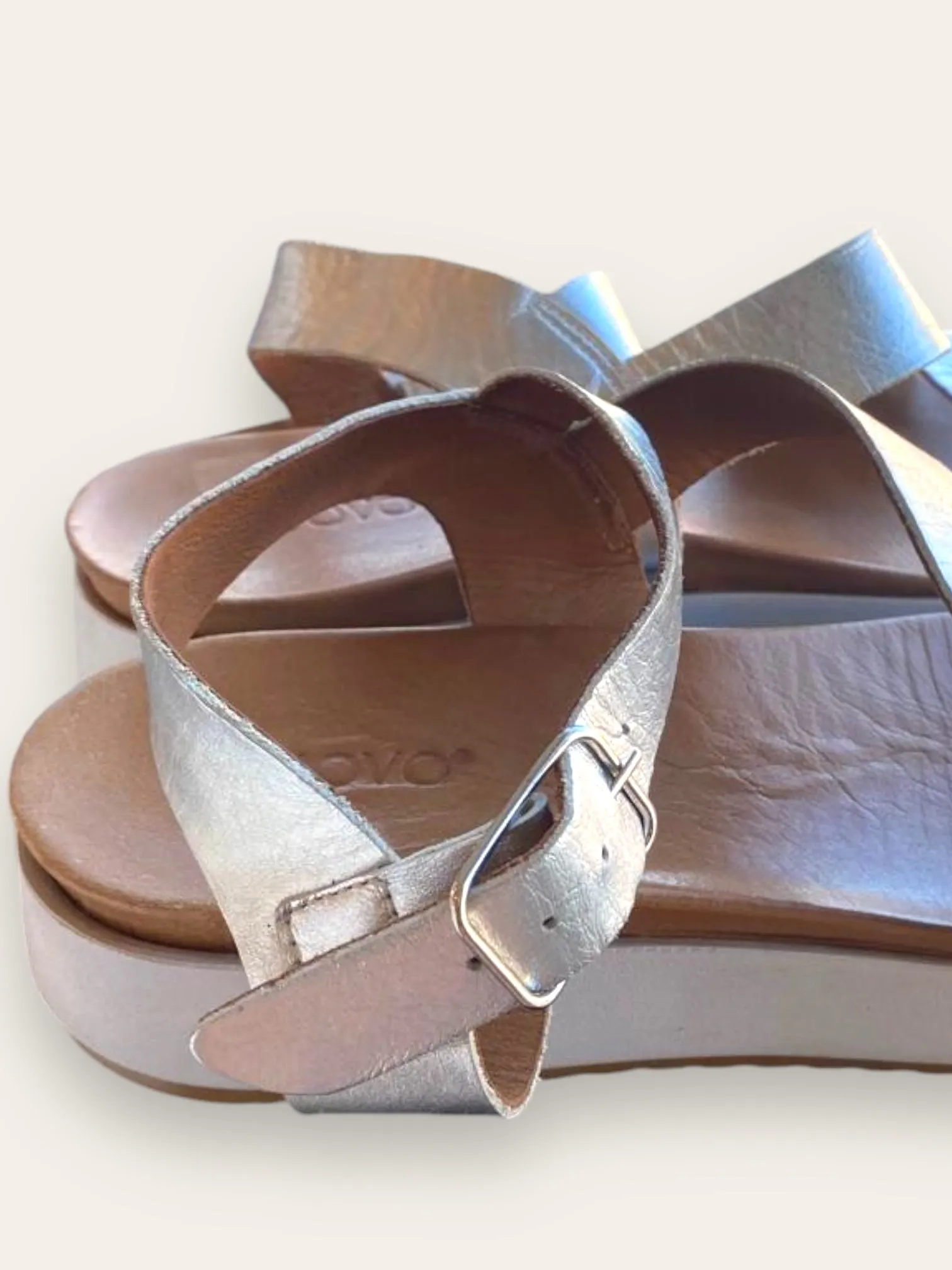 INUOVO silver leather sandals 8 RRP R2,000