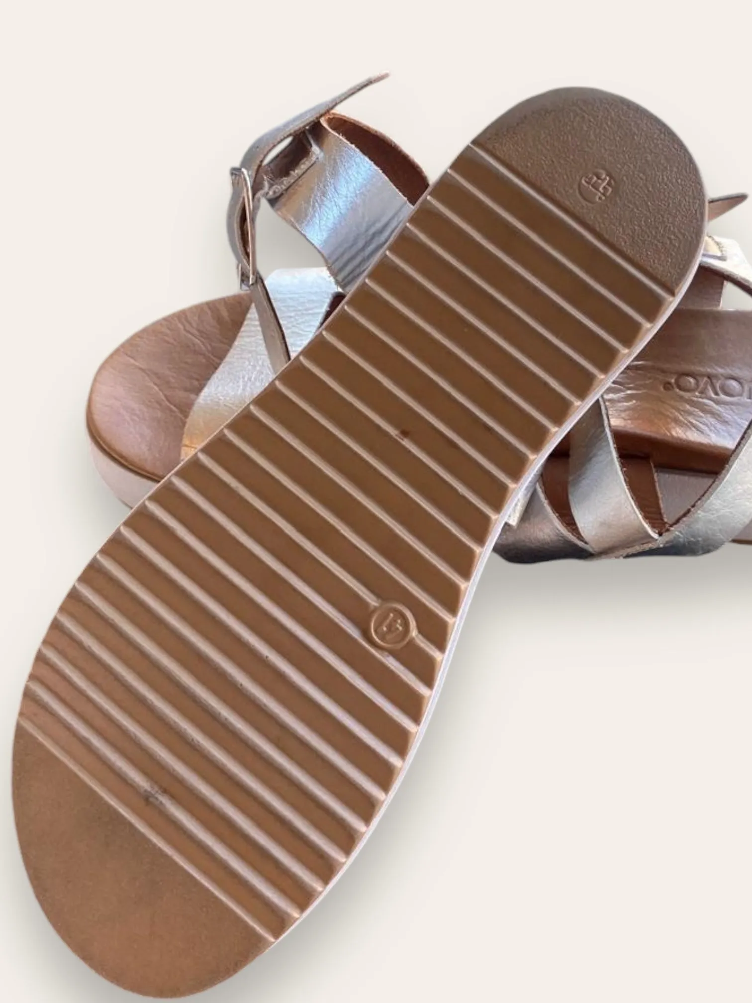 INUOVO silver leather sandals 8 RRP R2,000