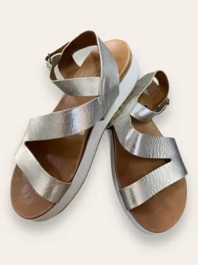 INUOVO silver leather sandals 8 RRP R2,000