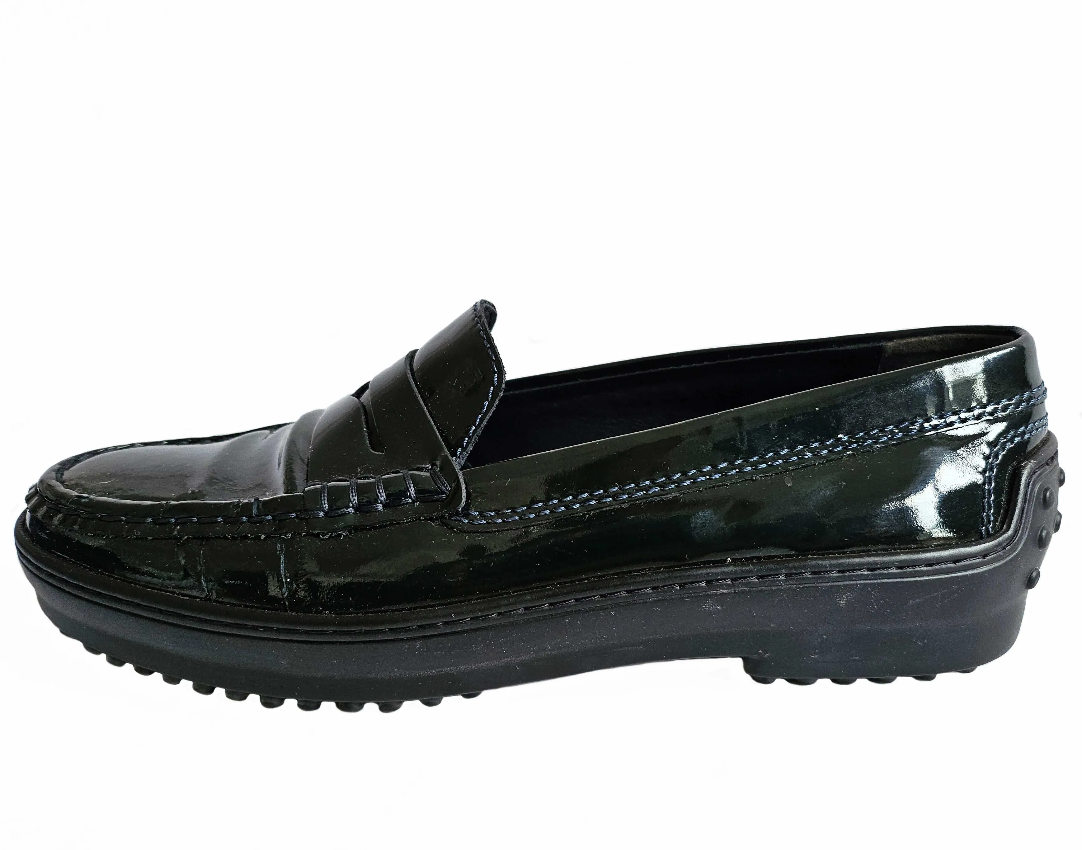 TOD’S BLACK PATENT LEATHER LOAERS (37)